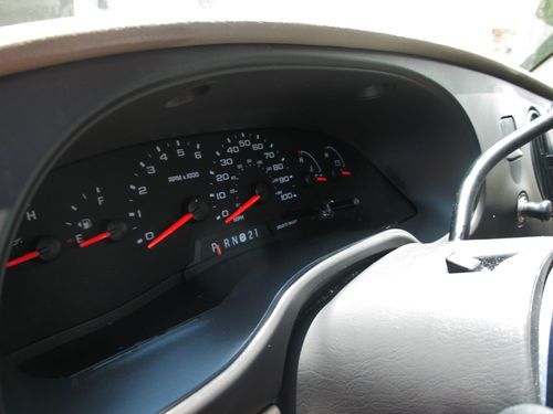 2005 Ford Chateau E150 Van, image 6