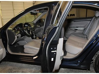 Leather Sunroof MP3 Premium Audio SIRIUS XM Alloy Wheels Power Seat Cruise, image 10