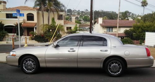 2009 lincoln town car signature limited sedan 4-door 4.6l