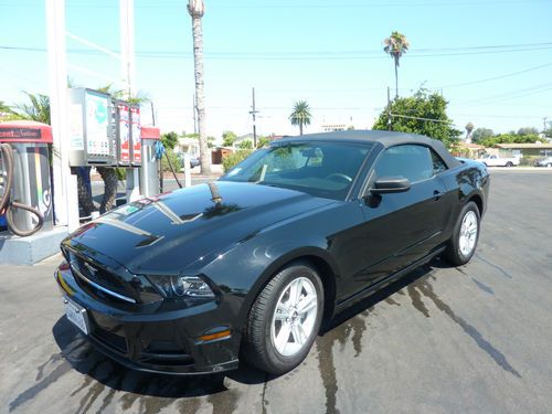 2013 ford mustang base convertible 2-door 3.7l