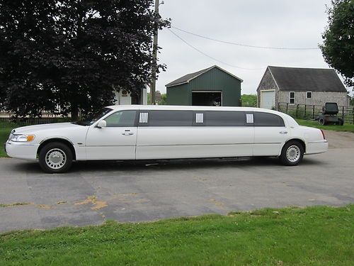 Limousine royal 120'  white like new must see