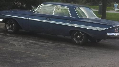 1961 chevrolet impala base hardtop 4-door 4.6l