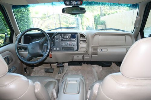 1999 CHEVROLET SUBURBAN 2500 LT, image 8