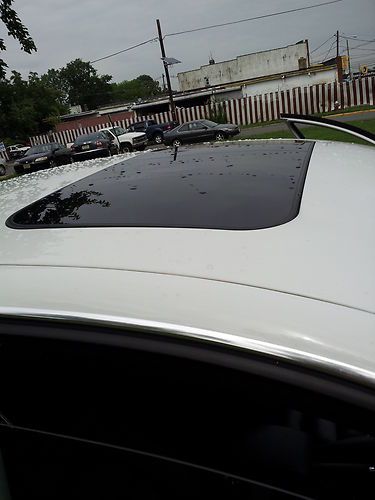 2005 Volkswagen Passat GLX Sedan 4-Door 2.8L, image 2