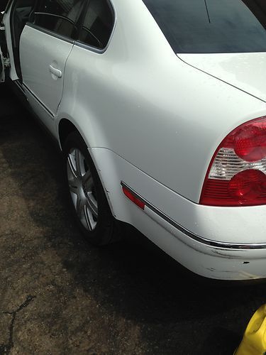 2005 Volkswagen Passat GLX Sedan 4-Door 2.8L, image 5