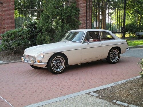 Gorgeous 1968 mg bgt--fantastic driver. gorgeous red leather interior!