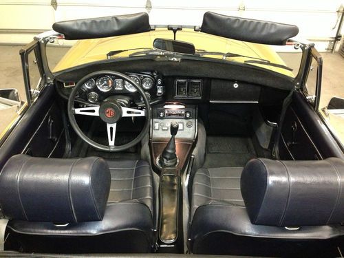 MGB 1973 - MINT!  46k Original Miles! No Rust!  JAMES BOND-Man w/Golden Gun Car!, US $12,000.00, image 14