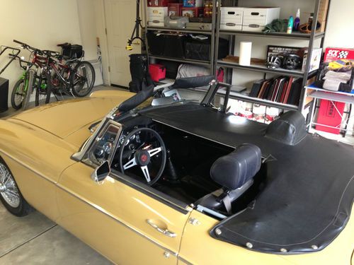 MGB 1973 - MINT!  46k Original Miles! No Rust!  JAMES BOND-Man w/Golden Gun Car!, US $12,000.00, image 20
