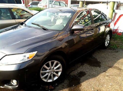 2011 toyota camry xle sedan 4-door 3.5l