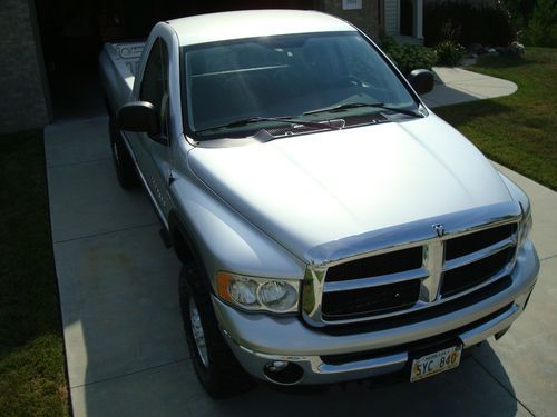 2003 dodge ram 2500 4x4 slt 5.7 hemi one owner 31,800 original miles!