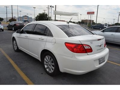 Limited 2.4L CD black cloth interior low milage, image 4