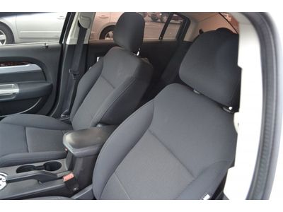 Limited 2.4L CD black cloth interior low milage, image 9