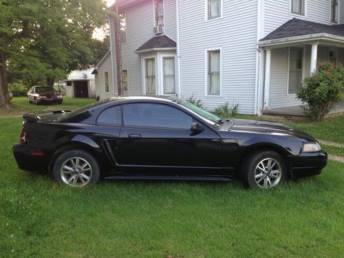 2003 ford mustang only 71k mls 5 speed v6 black - rebuilt title