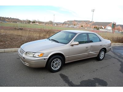 1998 toyota camry le automatic sedan only 102k miles minor body great deal look
