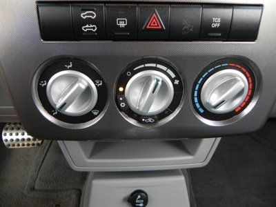 GT Convertible 2.4L CD Turbocharged High Output Traction Control Chrome Wheels, image 25