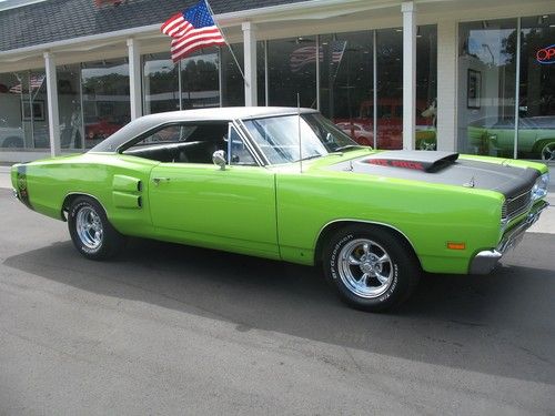 1969 dodge super bee nut-n-bolt rotisserie restoration 440 6 pack