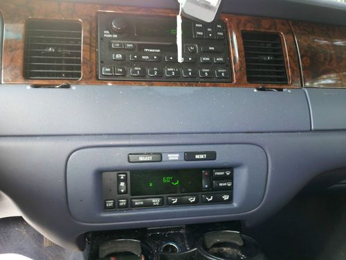 2000 Lincoln Town Car Executive Sedan 4-Door 4.6L, image 6