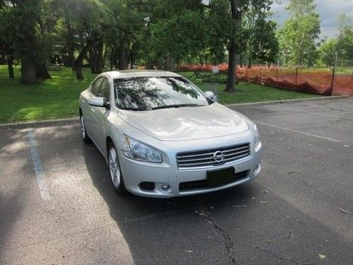 2009 nissan maxima sv sedan 4-door 3.5l