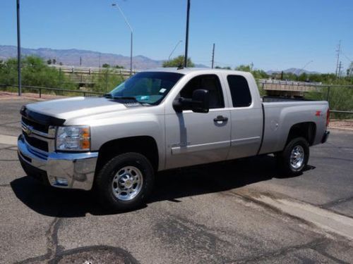 2007 duramax diesel chvey silverado 2500hd z71 4x4 52k miles 1 owner garaged