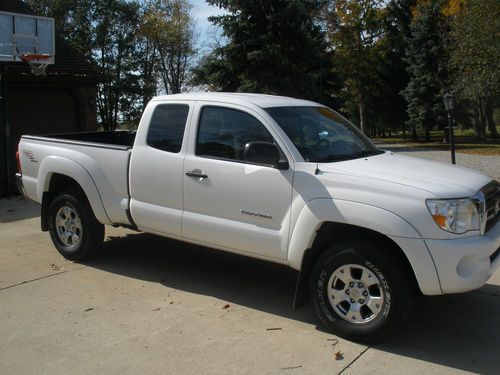 2006 toyota tacoma access cab 4x4 4wd v6 trd tow package 1 owner 85,000