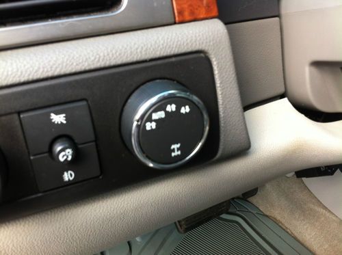 2007 Chevrolet Avalanche LTZ Crew Cab Pickup 4-Door 5.3L FLEX-FUEL NO RESERVE !, image 12