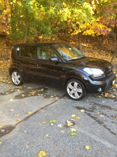 2010 kia soul exclaim hatchback 4-door 2.0l