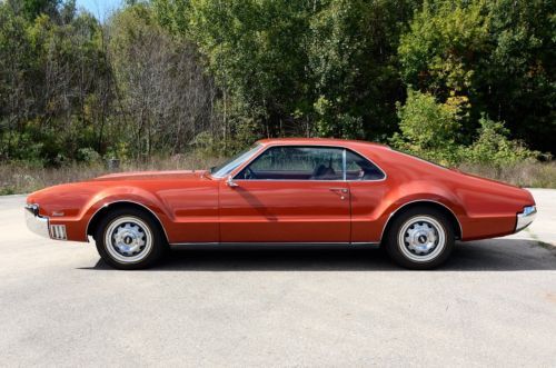 1966 oldsmobile toronado deluxe sport coupe 425