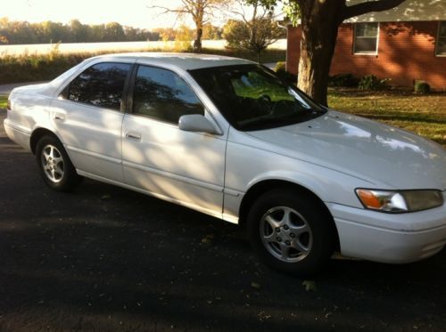 1999 Toyota Camry LE, image 4