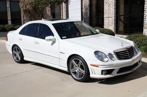 P2,navigation,parktronic,power trunk closer,voice control,ipod,awesome e63!!