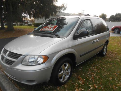 2005 dodge caravan sxt mini passenger van 4-door 3.3l