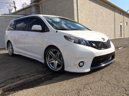 2011 toyota sienna se mini passenger van 5-door 3.5l