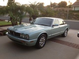 2000 jaguar xj8 base sedan 4-door 4.0l