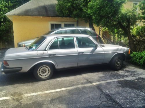 1984 mercedes 300d -runs wvo and/or diesel. save gas!