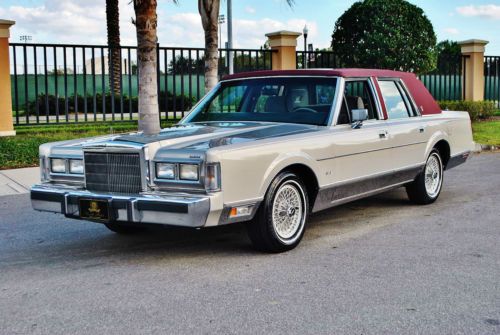 Wow how amazing 1988 lincoln towncar sig series just 29,184 miles sunroof sweet