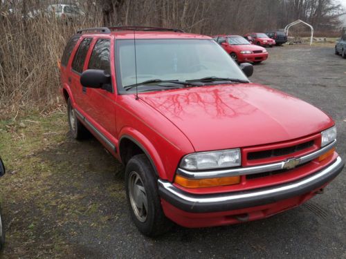 2000 Chevrolet Blazer LS Sport Utility 4-Door 4.3L, image 3