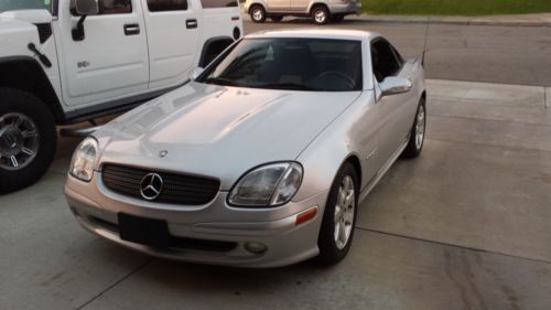 2002 mercedes-benz slk230 kompressor convertible 2-door 2.3l