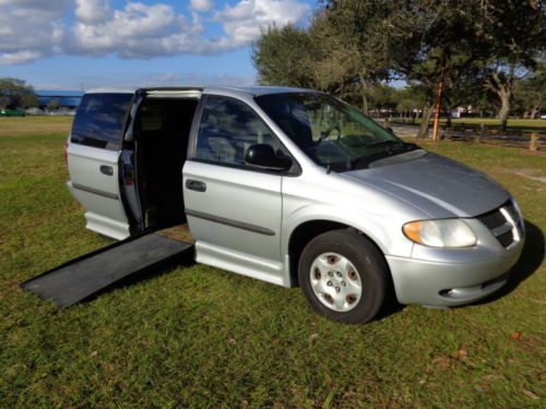 Florida 02 grand caravan se 1-owner wheelchair ramp van clean carfax no reserve