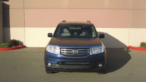 This gorgeous 2013 honda pilot touring