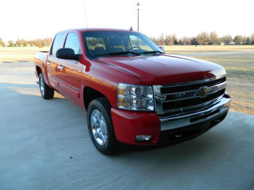 2011 chevy silverado 1500 4x4 crew cab pickup truck, super nice!