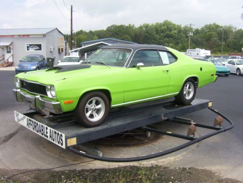1975 plymouth duster custom coupe 2-door 5.2l