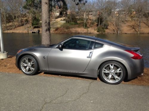 2010 nissan 370z touring coupe 2-door 3.7l