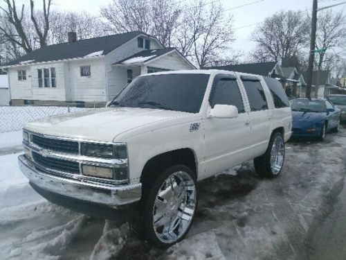 1996 chevrolet tahoe sport utility 4-door 5.7l 4x4 custom on 26s with tvs