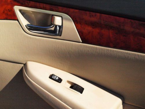 104179 miles Convertible leatehr seats AM FM CD Cassette, image 32