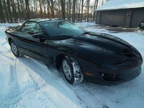 2000 pontiac firebird coupe 3.8l; black &amp; beautiful no reserve