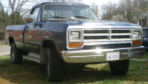 1990 dodge ram w-150 4 x 4 standard cab pickup 2nd owner