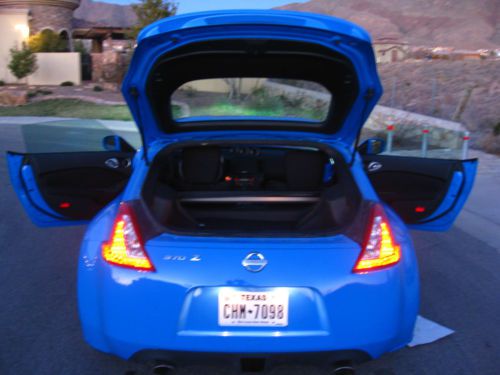2010 NISSAN 370z - 22k miles.. Rebuilt Texas Title on Hand/ Passed Emissions, image 6