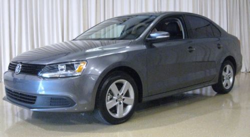 2012 volkswagen jetta tdi sedan- 31,000 miles