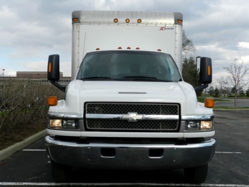 Chevrolet C4500 20' Box Truck Duramax Diesel Automatic Maxon Lift 1 OWNER, US $15,900.00, image 9