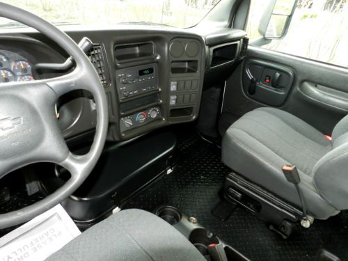 Chevrolet C4500 20' Box Truck Duramax Diesel Automatic Maxon Lift 1 OWNER, US $15,900.00, image 14