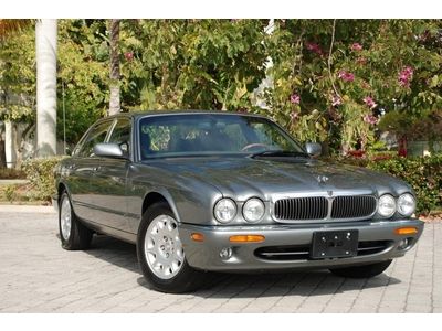 2003 jaguar xj8 sedan 4.0l v8 alpine 6-cd power heated seats quartz grey